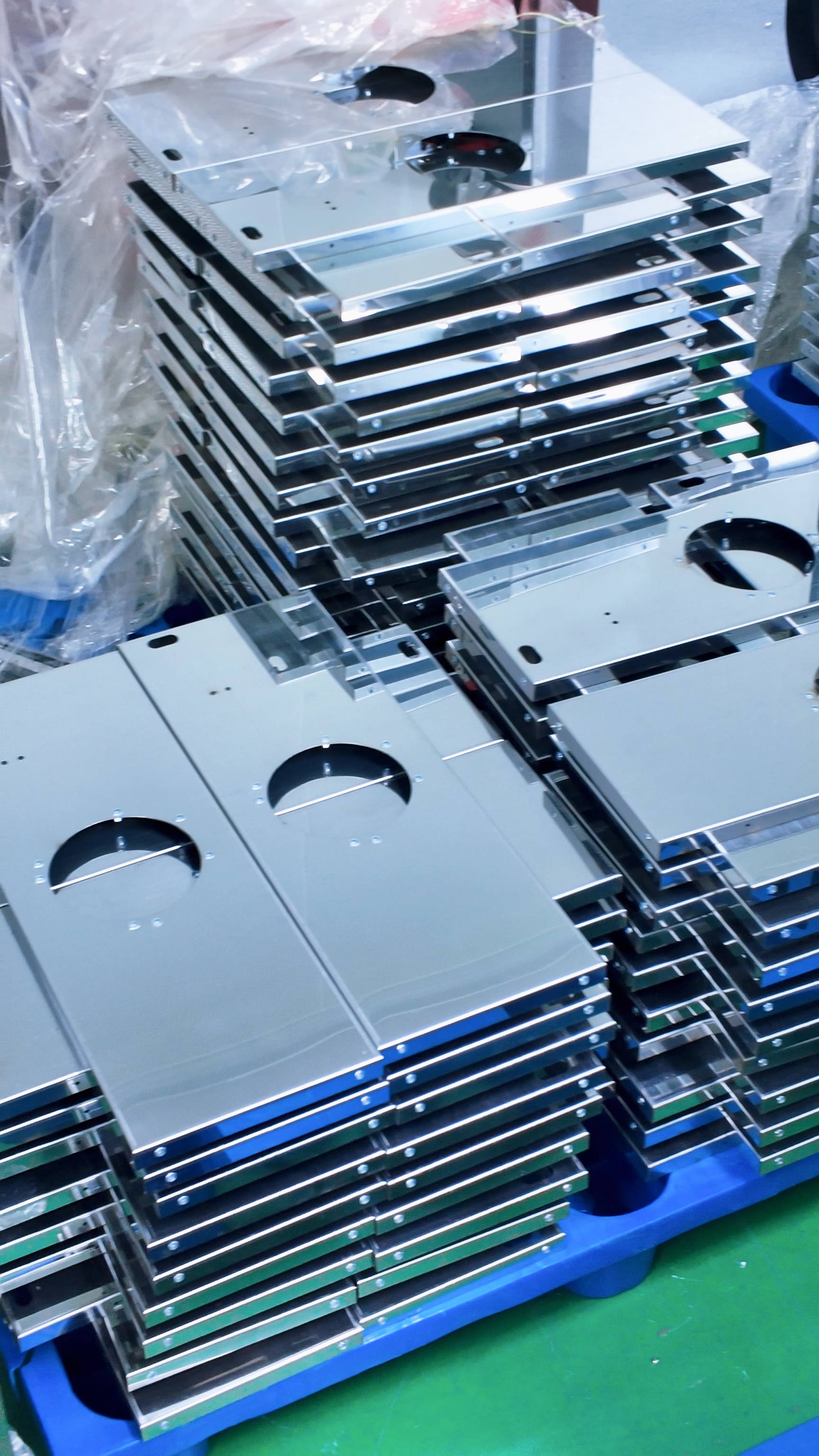 Top Cleanroom Equipment for Optimal Contamination Control